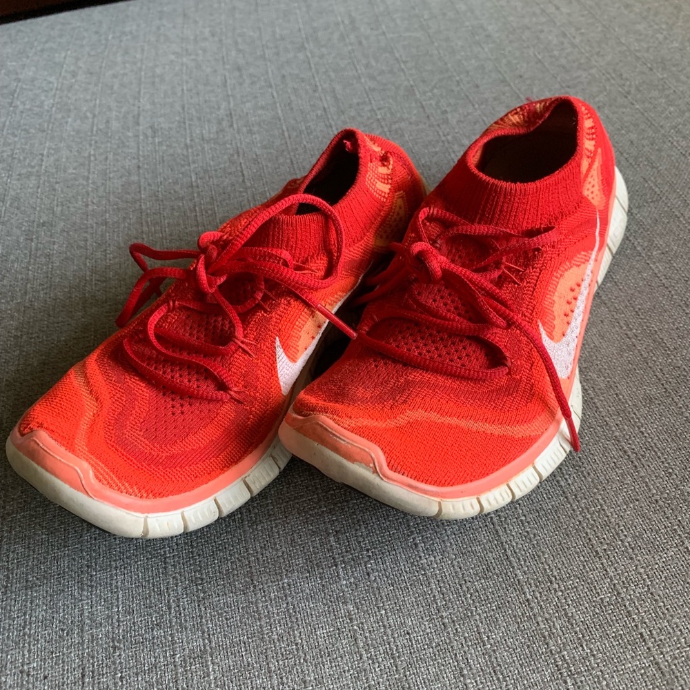 Nike tennis shoes